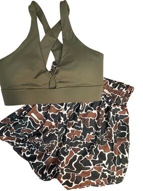FABLETICS SPORTS BRA & Shorts Set Streetwear Olive Green Camo Shorts Set SZ M
